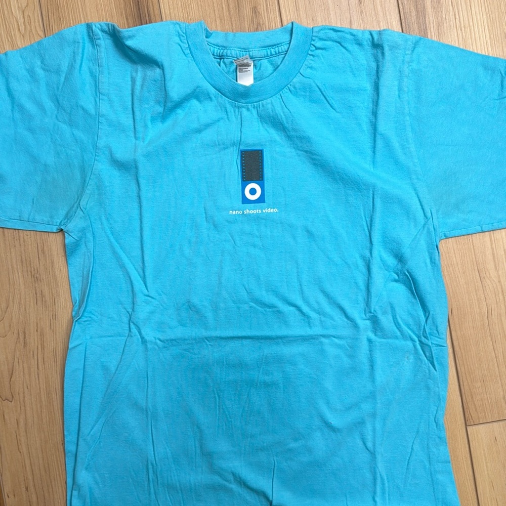 5 Apple Store Employee Shirts iPod nano